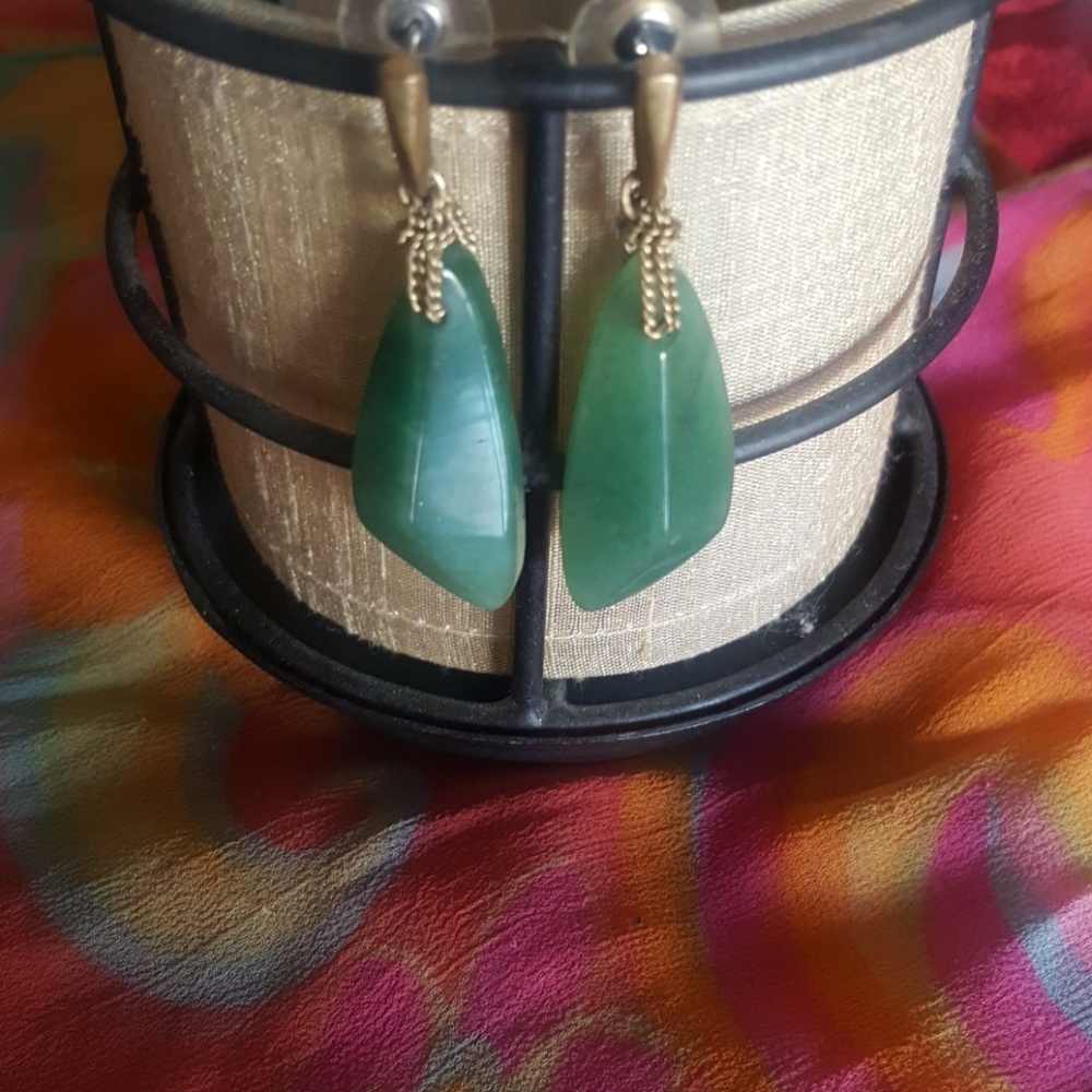 Vintage green / gold dangle earrings